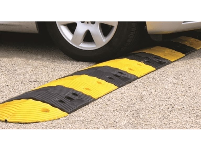 ULTIMA ORĂ: Se montează limitatoare de viteză în zona unde au murit 4 oameni, pe drumul dintre Sibiu și Rășinari