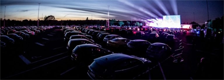 Sibienii vor putea participa la spectacole de tip drive in, în siguranță, din mașina personală