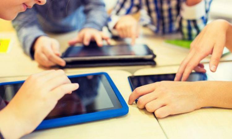 Monica Anisie: Trebuie să ne pregătim pentru a preda online atâta timp cât e necesar