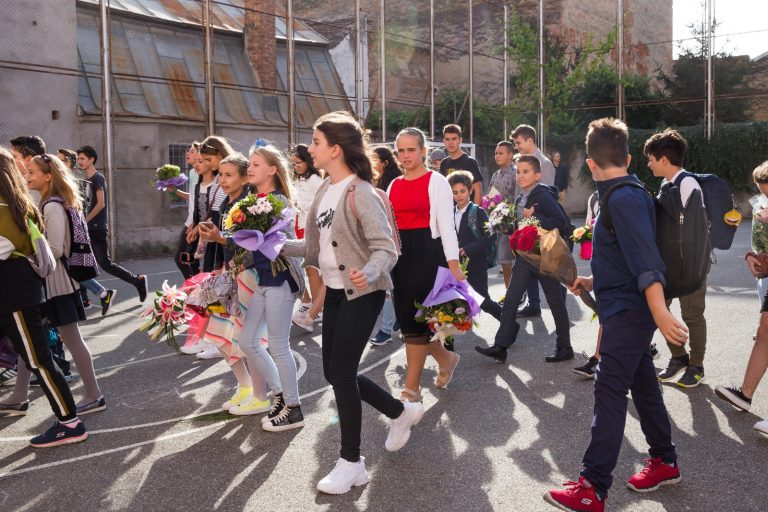 Elevii din Austria revin în bănci, în 7 septembrie, fără mască de protecție