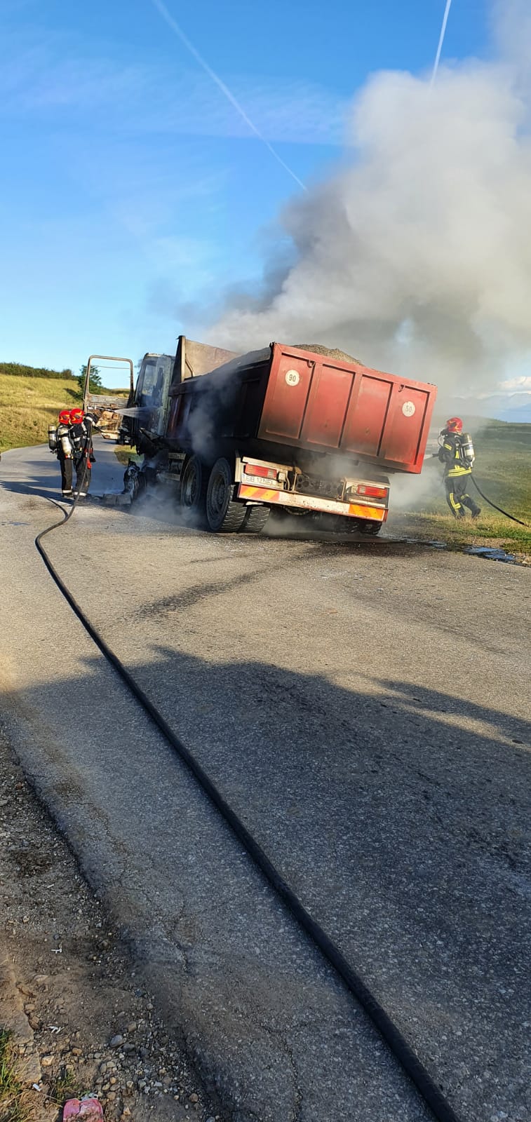 Incendiu la cabina unui tir care transporta nisip, între Daia și Roșia