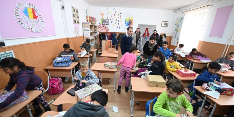 Toate școlile din județul Sibiu au apă curentă și Internet