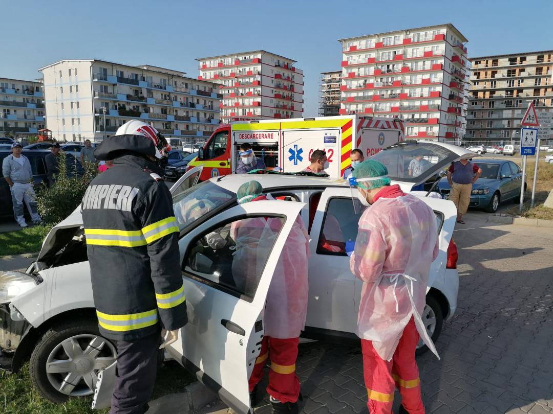 FOTO:  Două conducătoare auto, implicate într-un accident pe Calea Șurii Mici