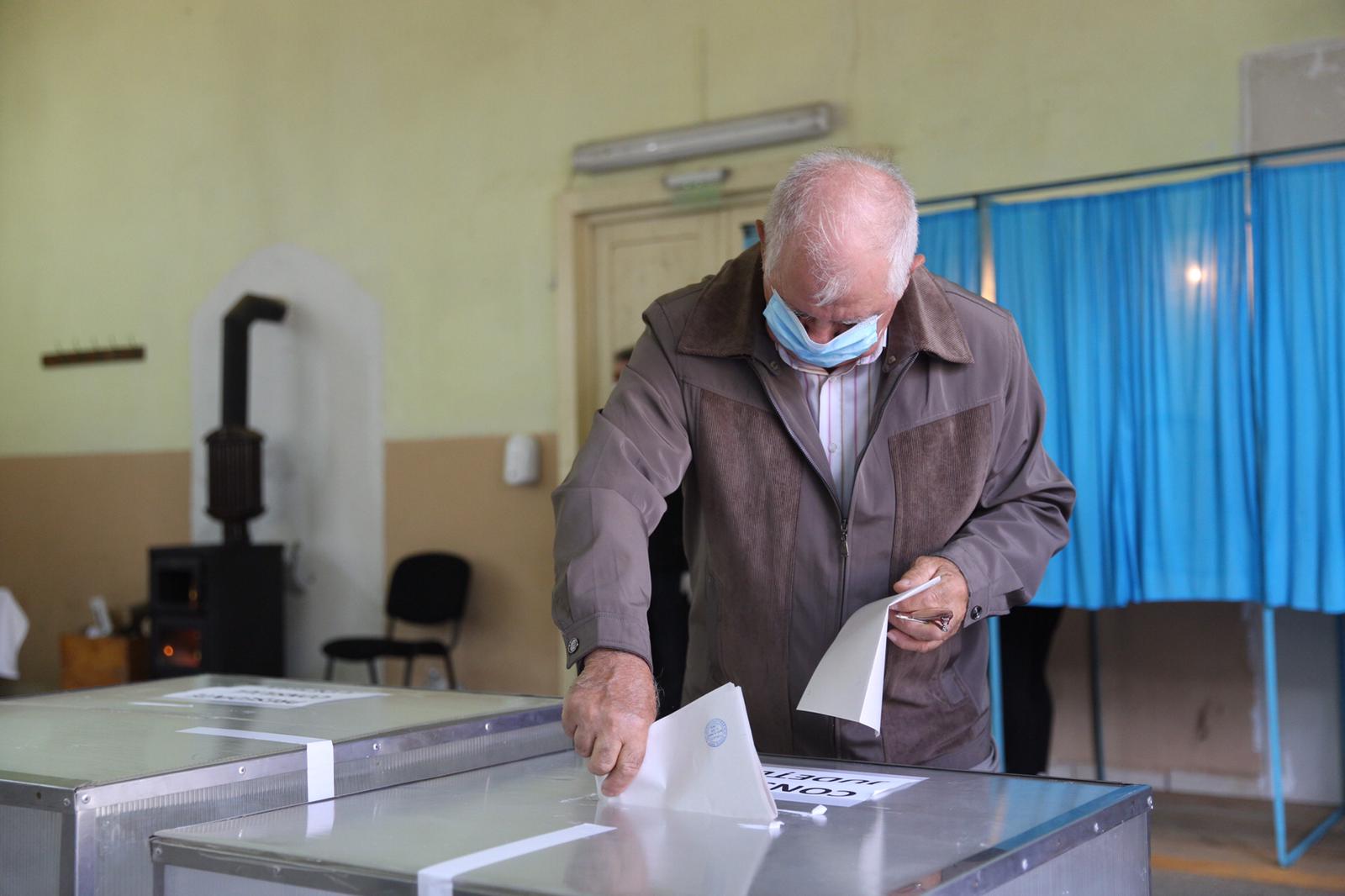 Aproape 9.300 de sibieni au votat până la ora 9