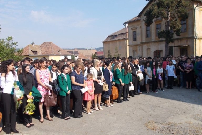 Anul școlar începe fără probleme, la Mediaș. Măști, materiale și dezinfectant pentru fiecare școală din partea primăriei