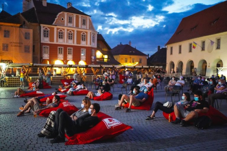 Topul evenimentelor culturale pe care le finanțăm în Sibiu, în 2021: 6 milioane de lei, pentru aproape 100 de propuneri, de la Street Food, la Concertul de Crăciun