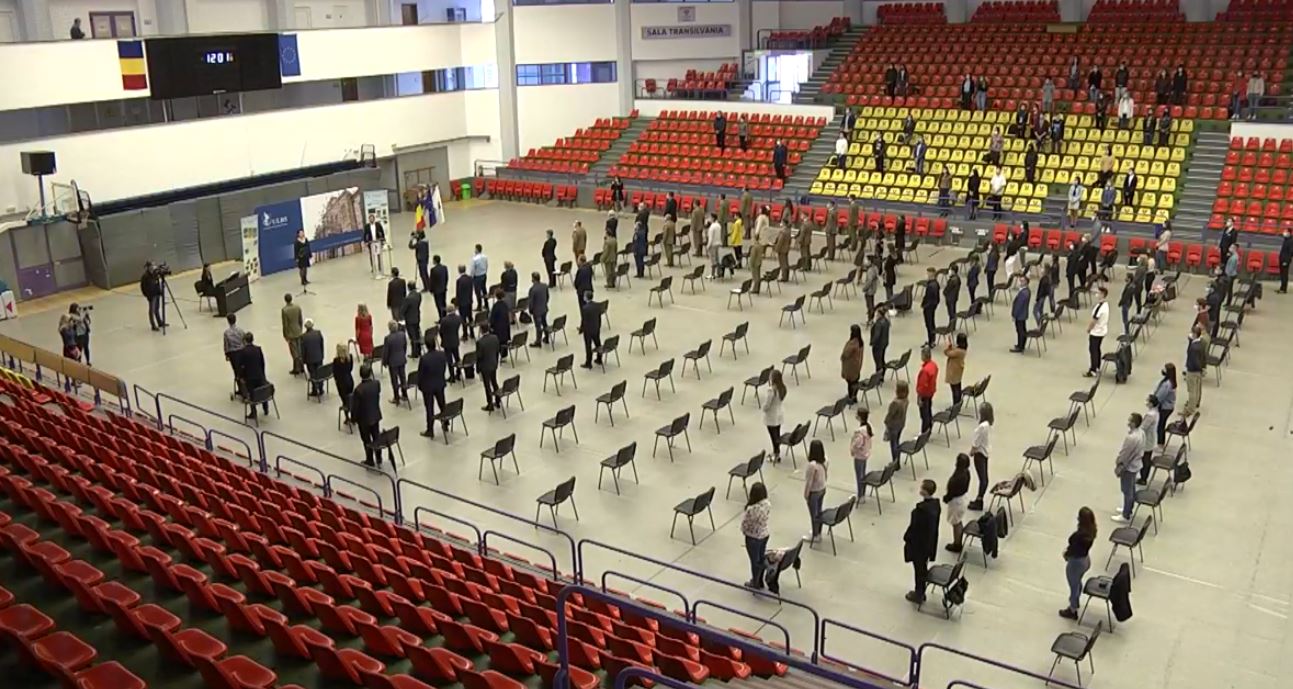 „Gaudeamus, Igitur!” a răsunat, la început de an universitar, în Sala Transilvania