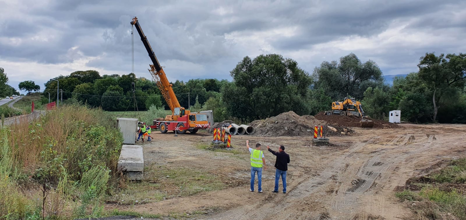 Au început lucrările pe DJ 106 C Sibiu – Cisnădie. Podul peste pârâul Seviș, demolat