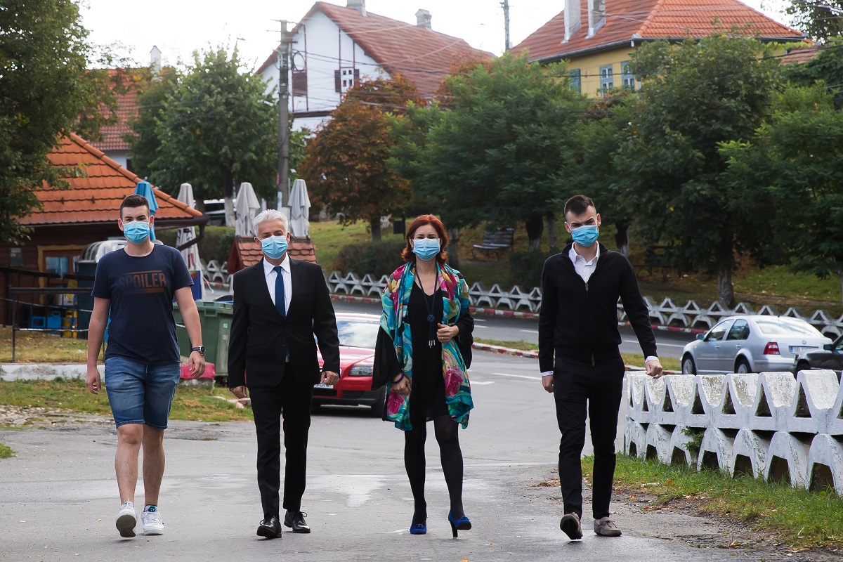 VIDEO | Gabriel Tischer, candidatul FDGR la președinția CJ Sibiu: „Am votat pentru patru ani în care fiii mei să capete convingerea că își pot construi un viitor aici, acasă”