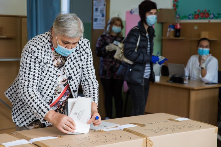 Câți sibieni au ieșit la vot? Prezența la vot era 17,16%, la ora 13