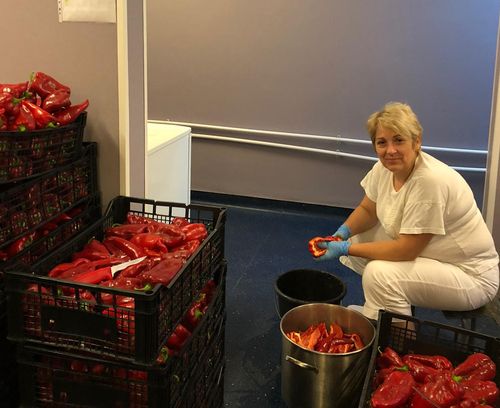 Sute de kilograme de legume, conservate pentru hrana pacienților în sezonul rece, la Spitalul de Pneumoftiziologie Sibiu