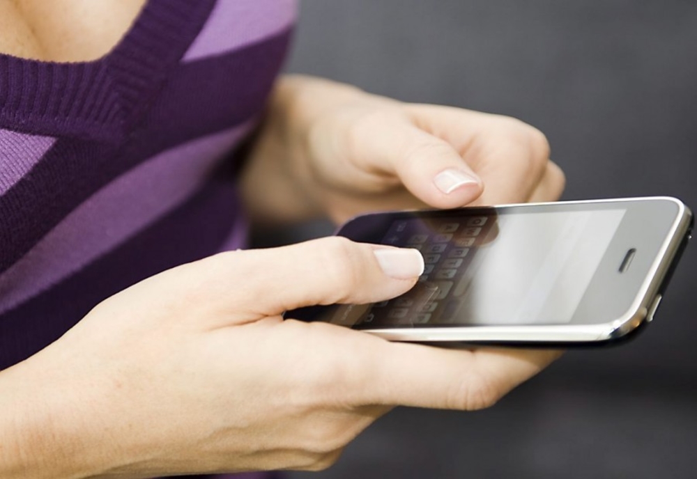 Tânără din Sibiu, reținută pentru că l-a șantajat pe bărbatul alături de care a avut o aventură