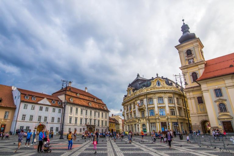 Sibienii, chemați de primărie să voteze orașul în concursul „Destinația Anului 2022”