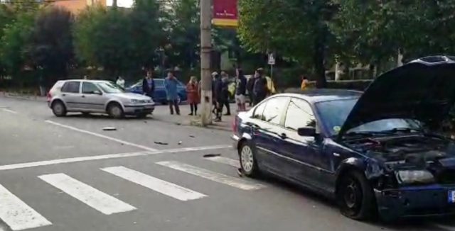 Accident rutier în Mediaș din cauza nepăstrării distanței de siguranță