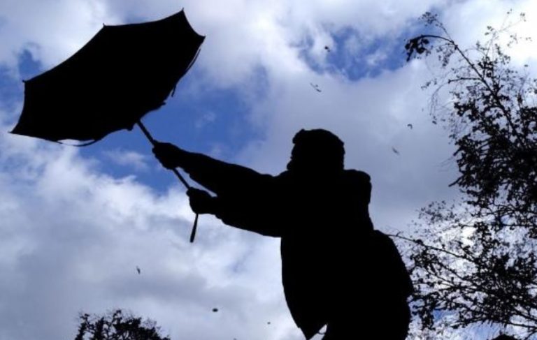 Avertizare meteo: Vremea se răcește brusc de astăzi, iar la munte revin ninsorile