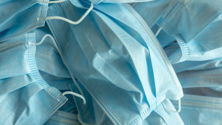 Vâlcea: Masca de protecţie, obligatorie în tot judeţul; restricţii suplimentare în 31 de localităţi