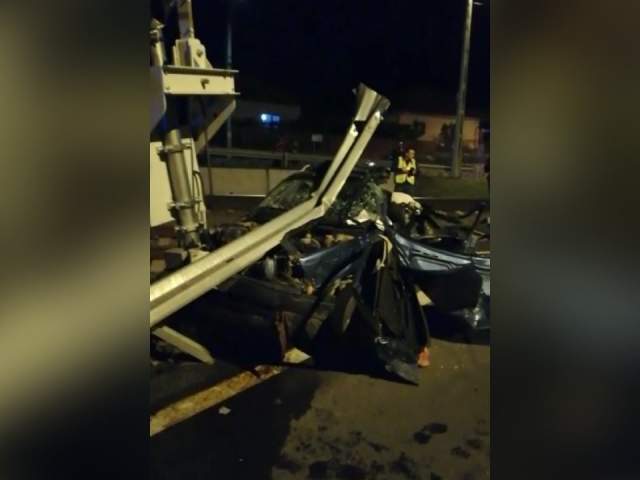 Maşină lovită de trenul Bucureşti-Viena, în Blaj