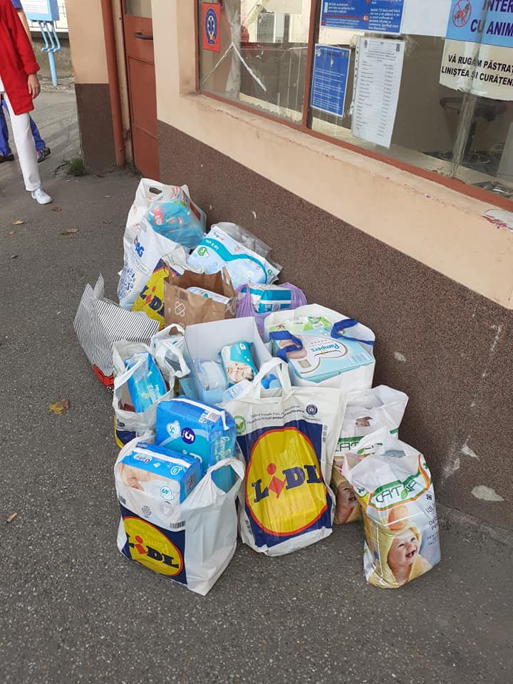 FOTO: Medieșenii au răspuns în număr mare apelului de sprijinire a Secției Pediatrie