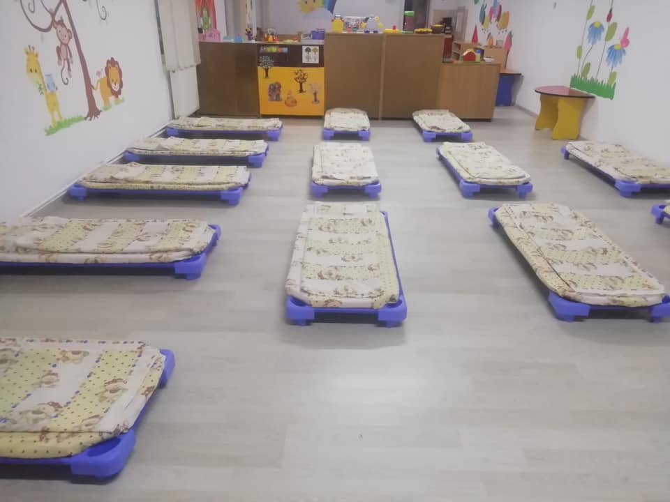 Aproape 200 de pătuțuri și saltele pentru grădinițele din Mediaș