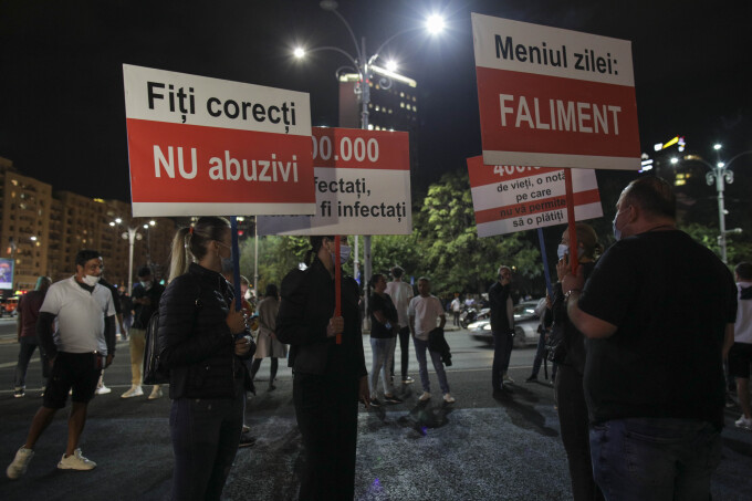 Angajaţii din industria HoReCa au protestat în Piaţa Victoriei