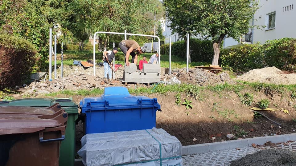 Se reamenajează punctele de colectare a deșeurilor din Mediaș