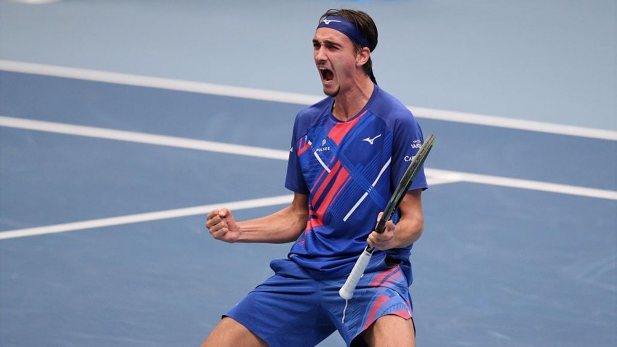 Un rus și un italian vor juca finala turneului ATP de la Viena