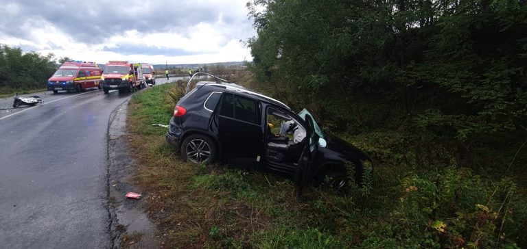 Accident la ieșire din Nocrich spre Agnita. Trei persoane au fost rănite