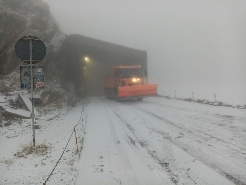 FOTO: Iarna și-a intrat în drepturi pe Transfăgărășan