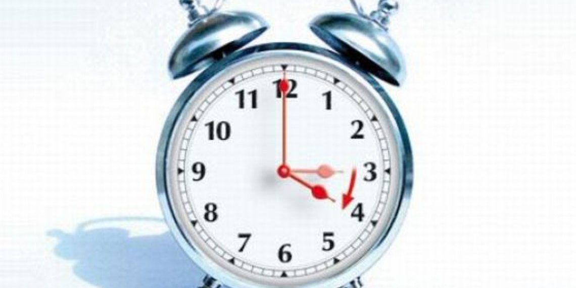 În weekend, trecem la ora de iarnă