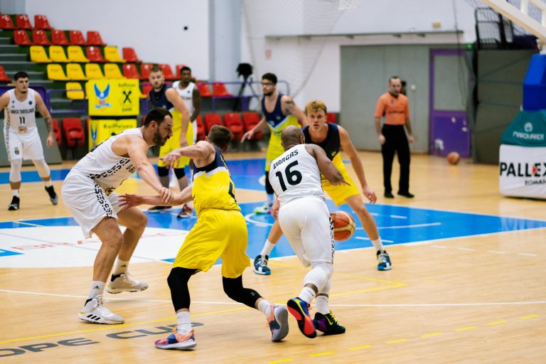 Cazuri de Covid-19, după Memorialul „Elemer Tordai”. Turneul, organizat chiar dacă două echipe au prezentat testele obligatorii abia la finalul competiției