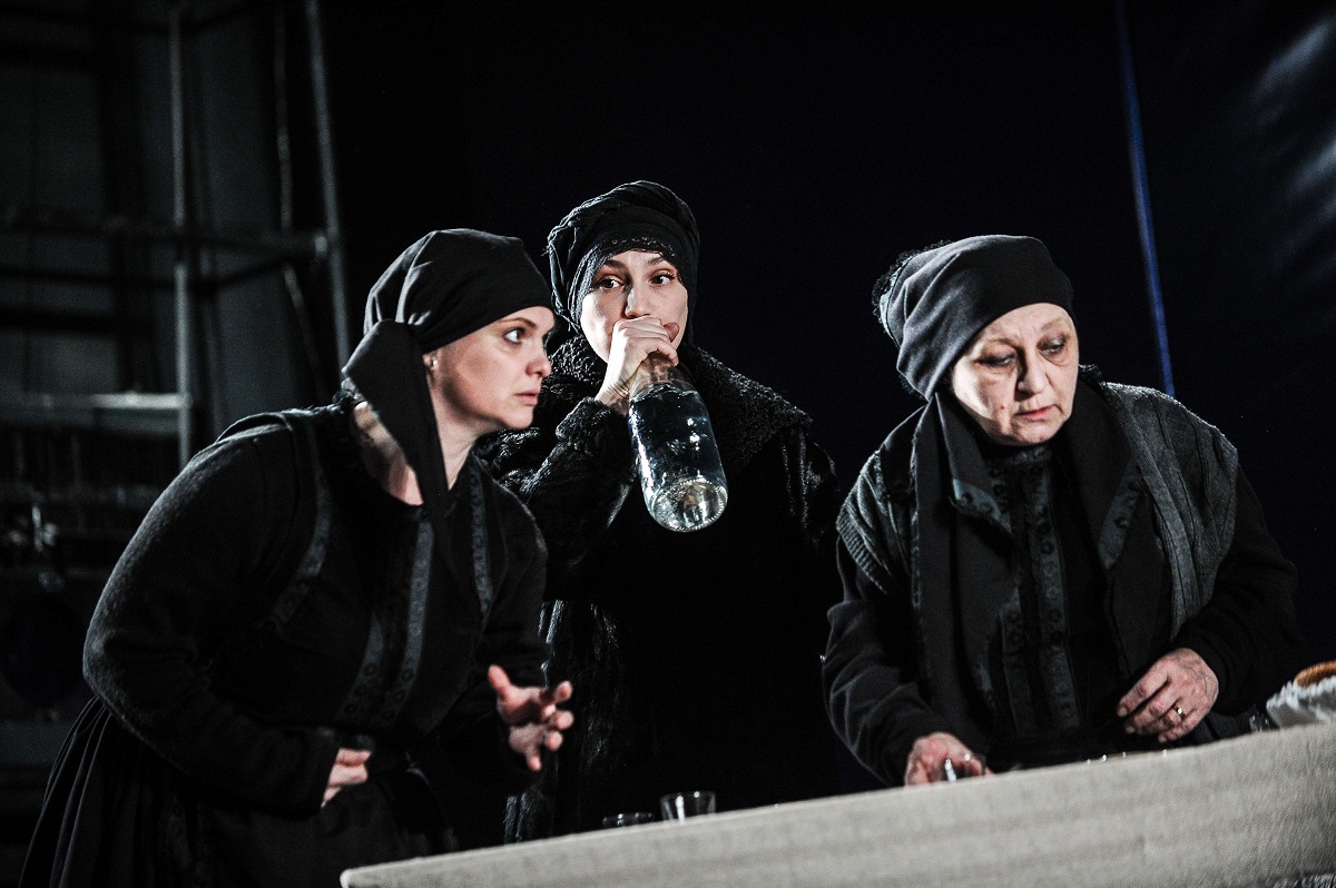 Octombrie continuă la Teatrul Național „Radu Stanca” din Sibiu cu cinci spectacole și „Tom și Jerry 2.0”, în regia lui Florin Piersic Jr.