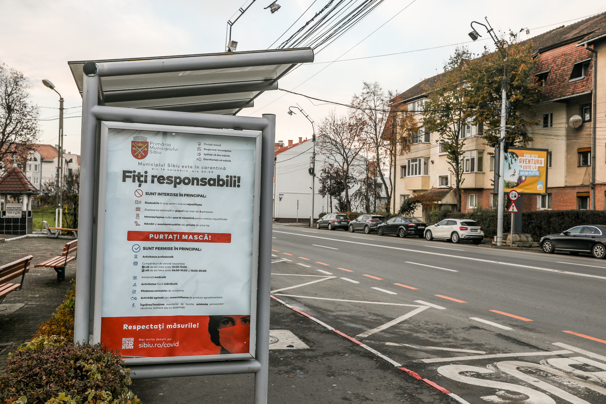 Orașul, împânzit de afișe și mesaje video cu măsurile pe care trebuie să le respecte sibienii în perioada de carantină