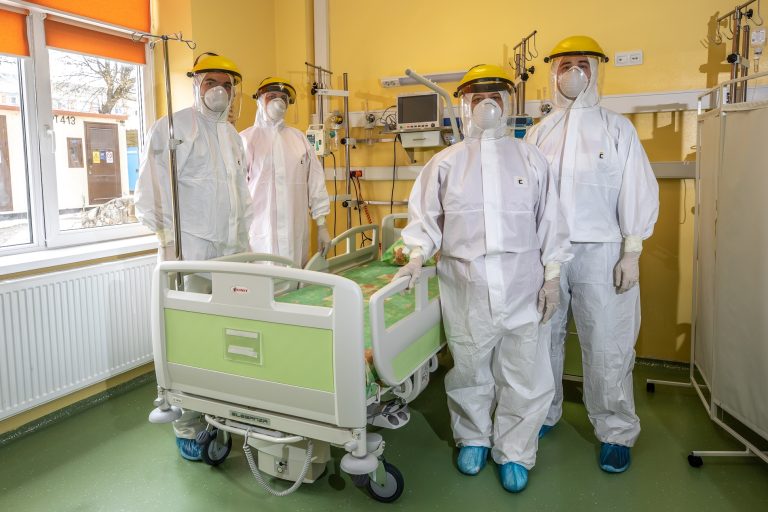 Peste 400 de cazuri Covid noi în Sibiu, zero decese