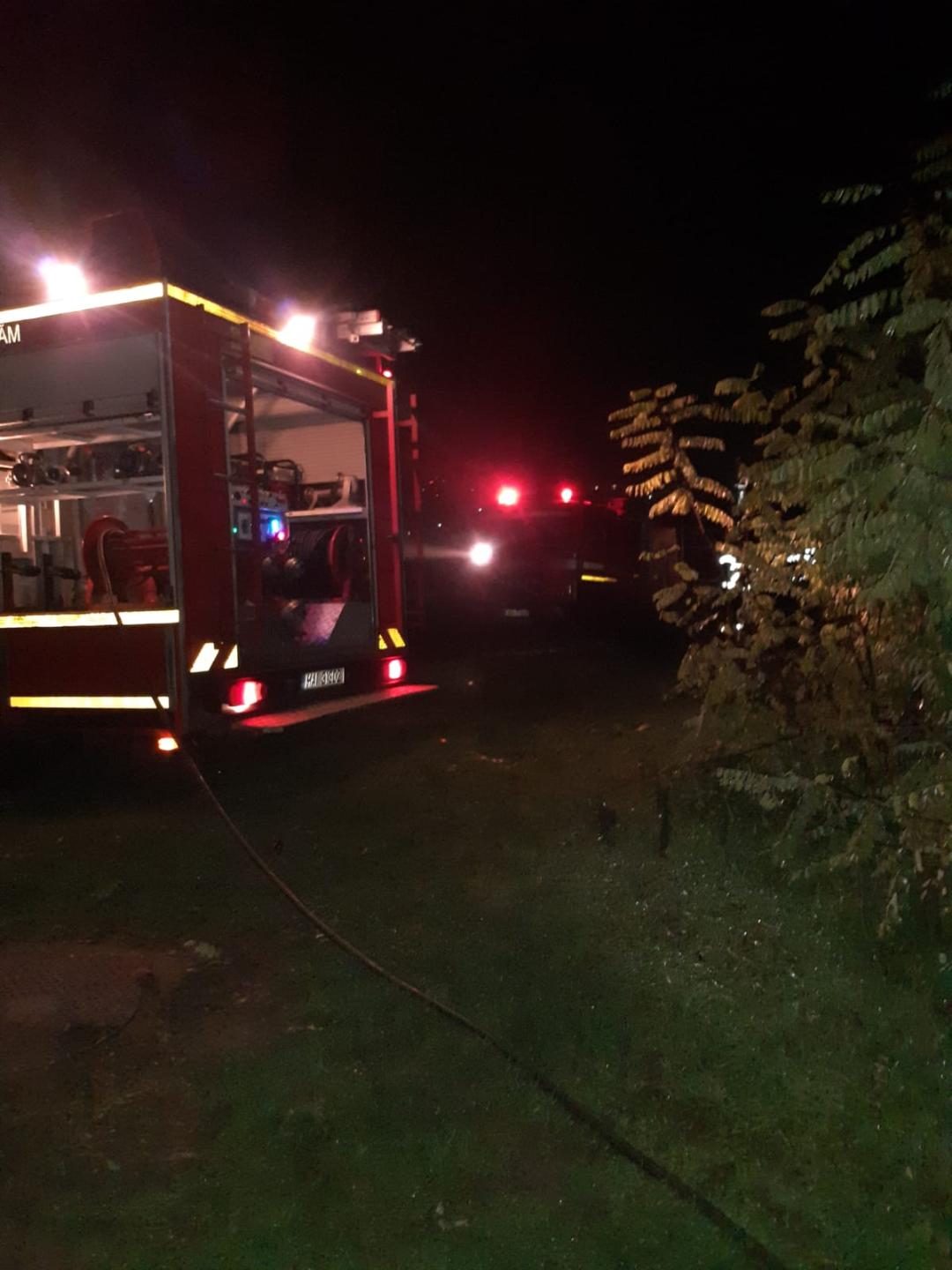 FOTO: Casă cuprinsă de flăcări la Copșa Mică. Proprietarul a suferit un atac de panică