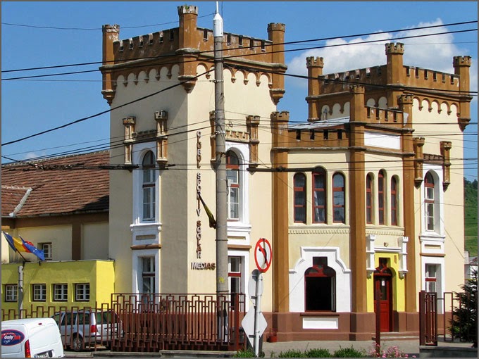 Teren multifuncțional de sport la CSS Mediaș