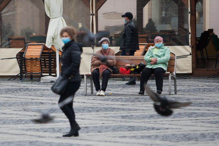 Ministrul Sănătății: În luna martie e posibil să putem renunța la mască, posibil și la certificat