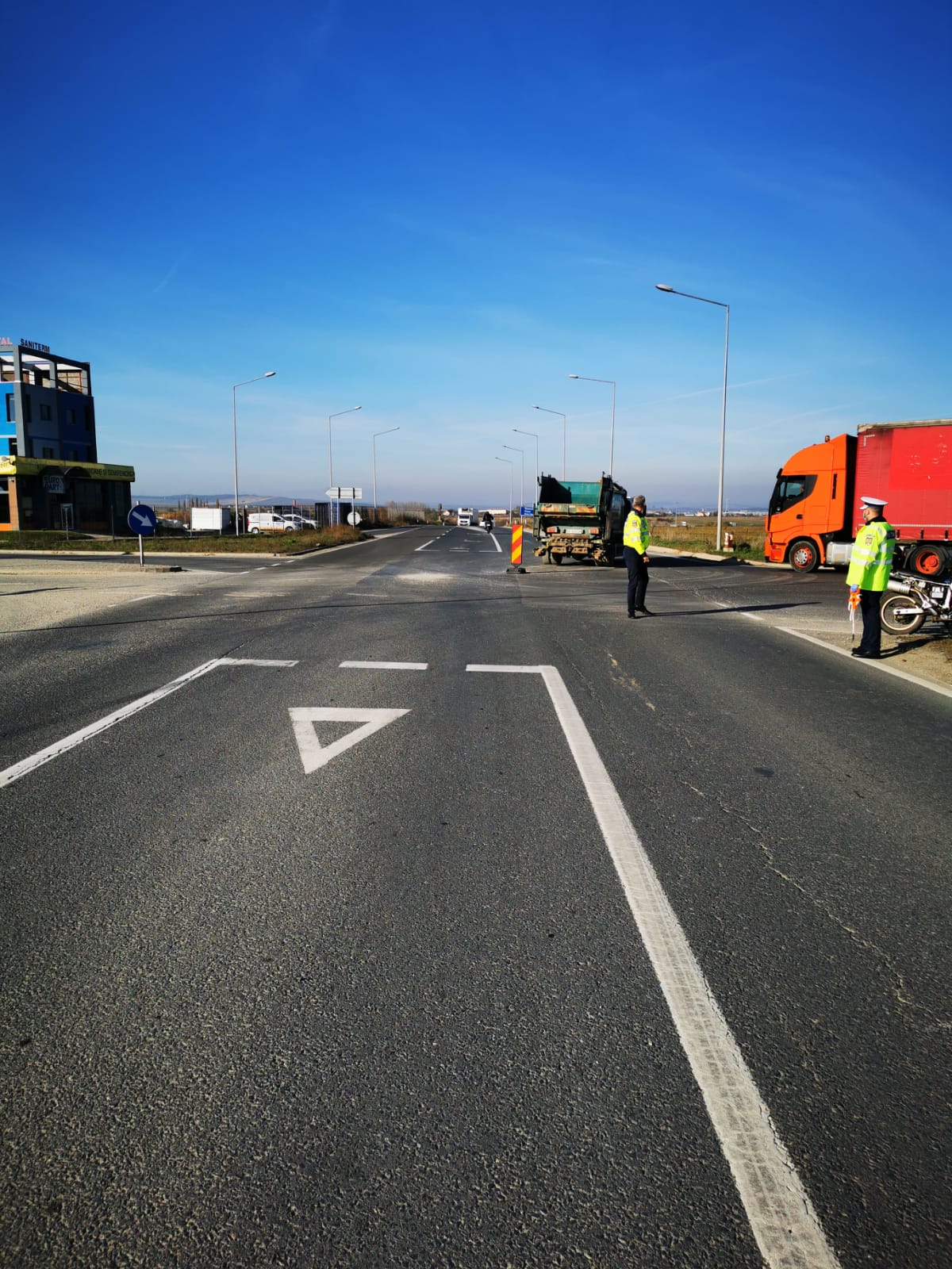 Accident pe Calea Șurii Mici. Un motoclist, transportat la spital