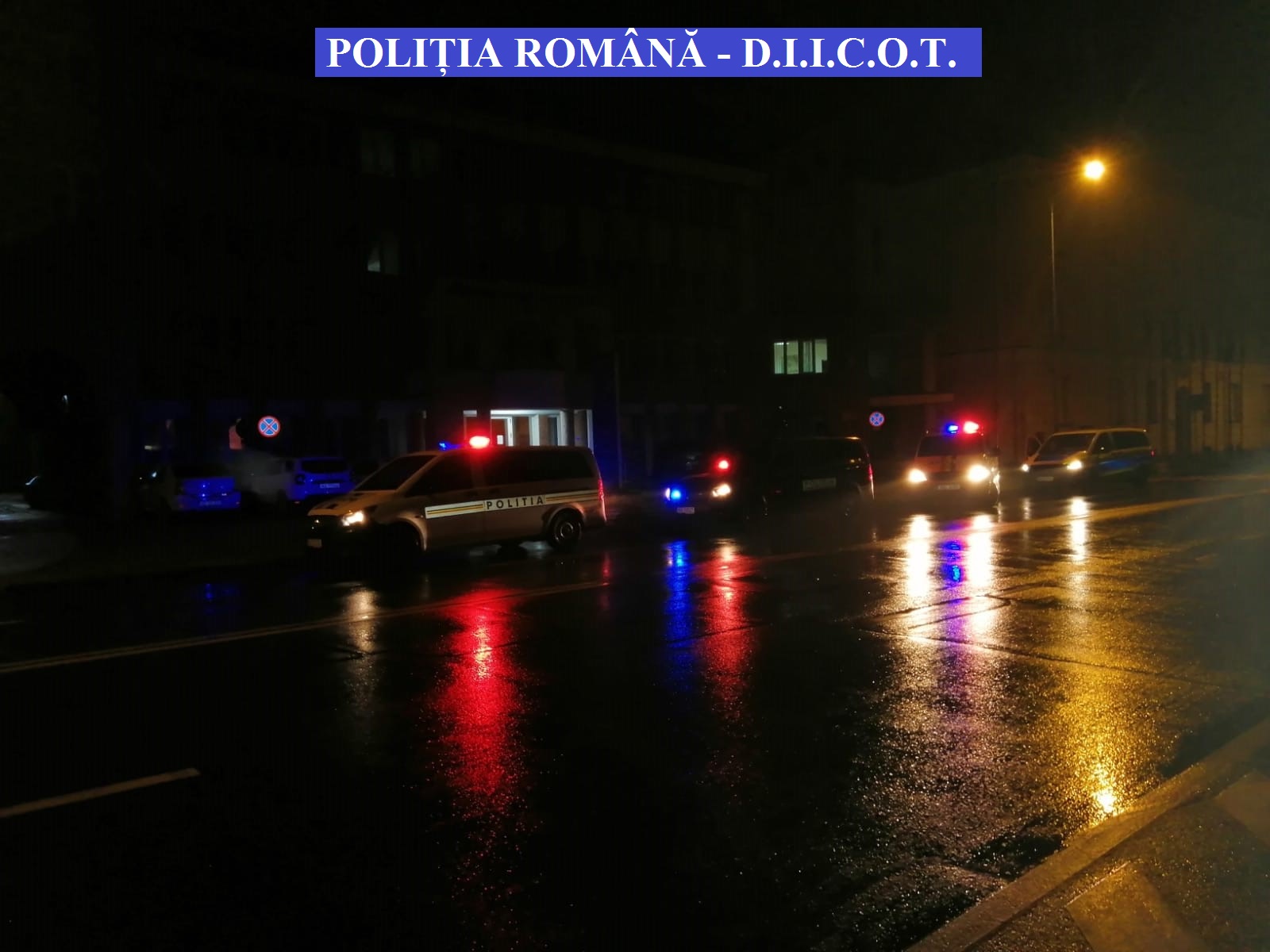 Percheziții în Sibiu, într-un dosar privind fraude informatice. Prejudiciu de un milion de euro și peste 2.000 de victime