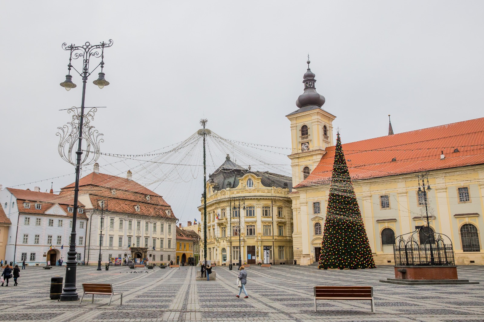 Sibienii ies din casă doar pe baza declarației pe propria răspundere. Cum o pot completa