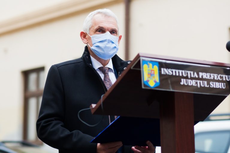Prefectul de Sibiu, Mircea Crețu, a fost demis și numit la loc în funcție. A fost confirmat și Laurențiu Theodoru, de la USR, ca subprefect