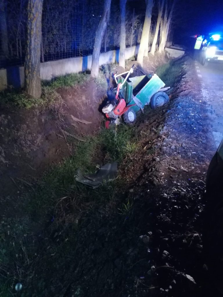Accident între un microbuz și un motocultor, pe raza localității Bungard