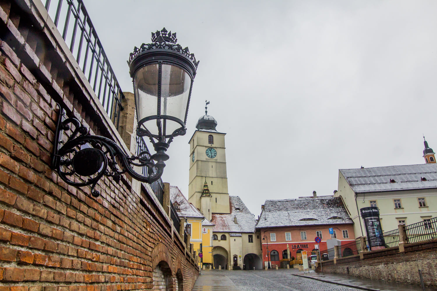 Carantina se prelungește pentru încă o săptămână în Sibiu. Mersul la vot e permis