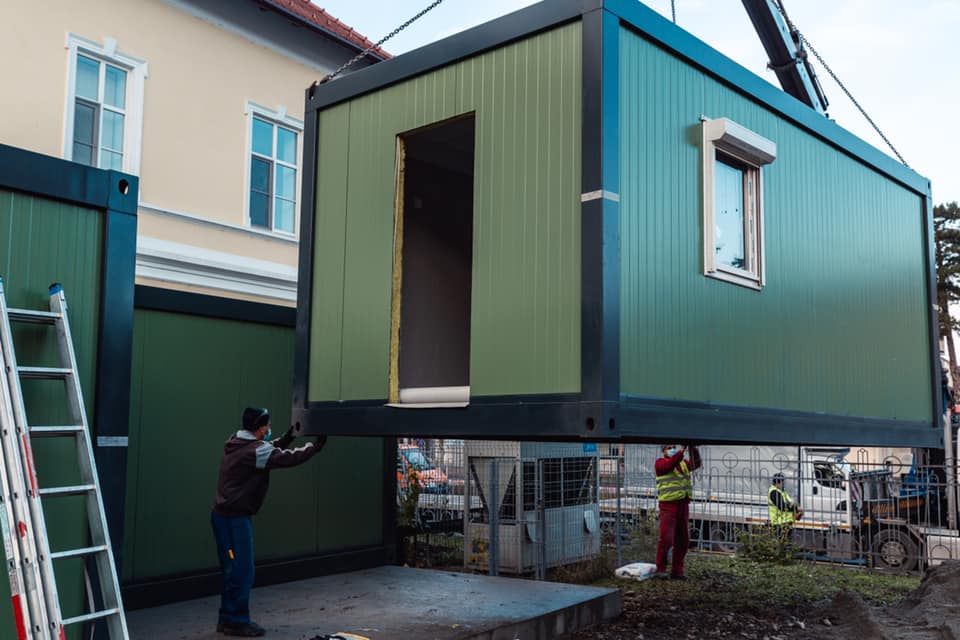 Secția Clinică Oncologie a SCJU Sibiu a primit o unitate modulară modernă din partea Asociației „Dăruiește Viață”