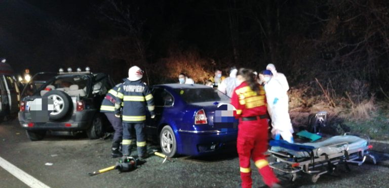 Accident pe DN14, între Șura Mare și Slimnic. 2 persoane sunt încarcerate