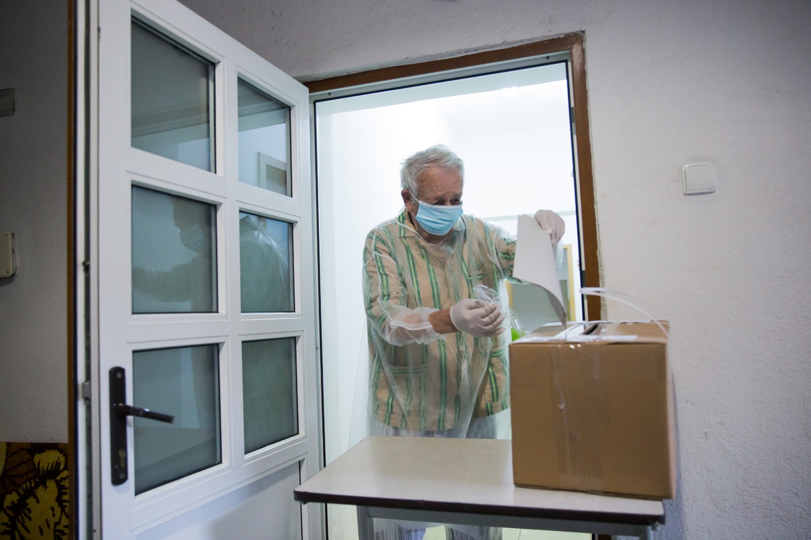 Ce legi ar da vârstnicii din Sibiu, dacă ar fi, pentru o zi, în pantofii parlamentarilor: „O lege cât mai bună pentru sănătatea omului!”