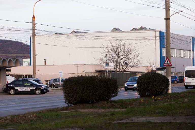 Zeci de persoane, amendate de polițiștii sibieni pentru nepurtarea măștii de protecție