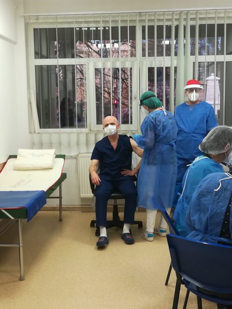 A început vaccinarea anti-Covid la Sibiu. 975 de doze au sosit în prima fază