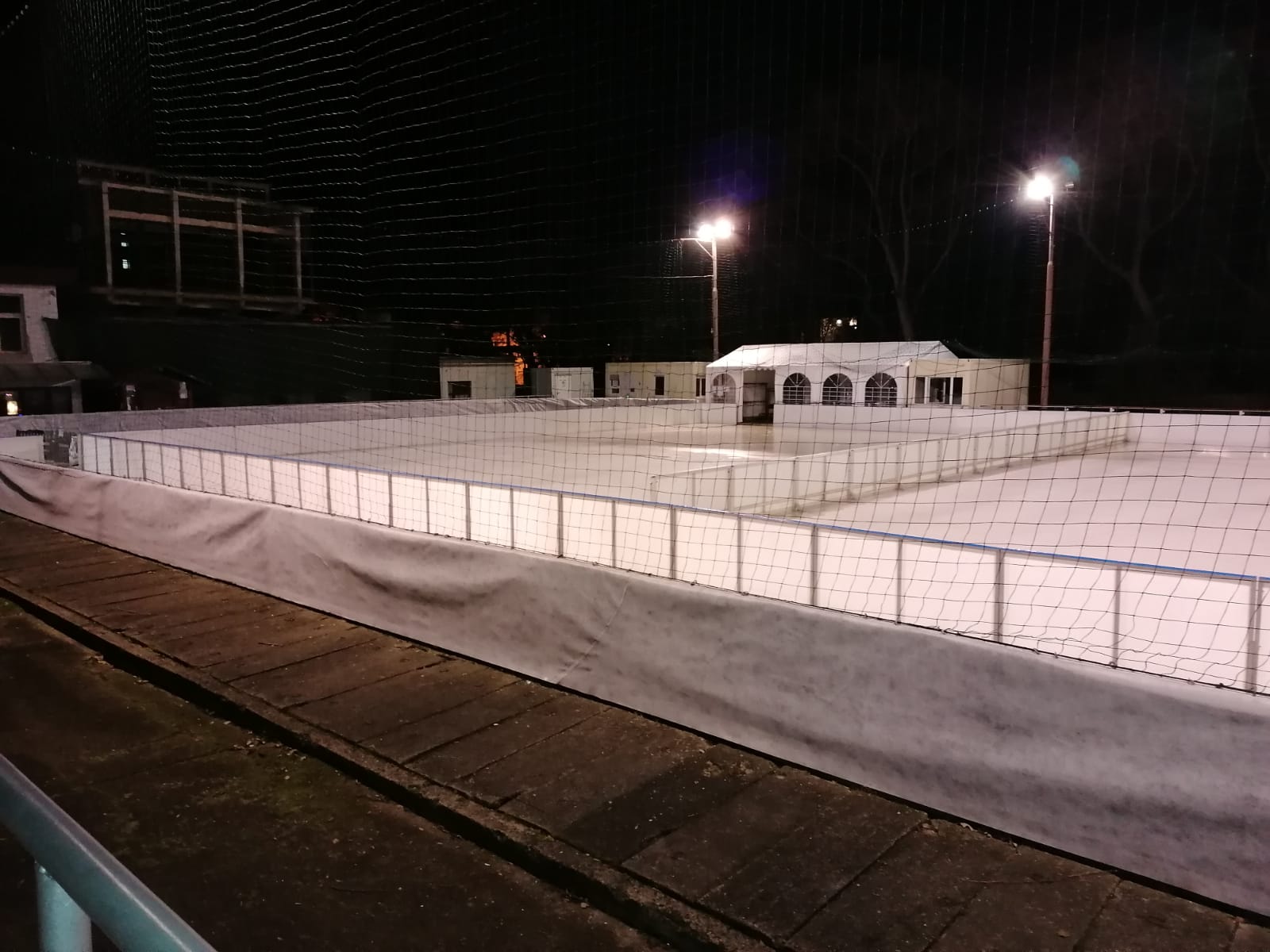 Astăzi s-a redeschis patinoarul din Sibiu