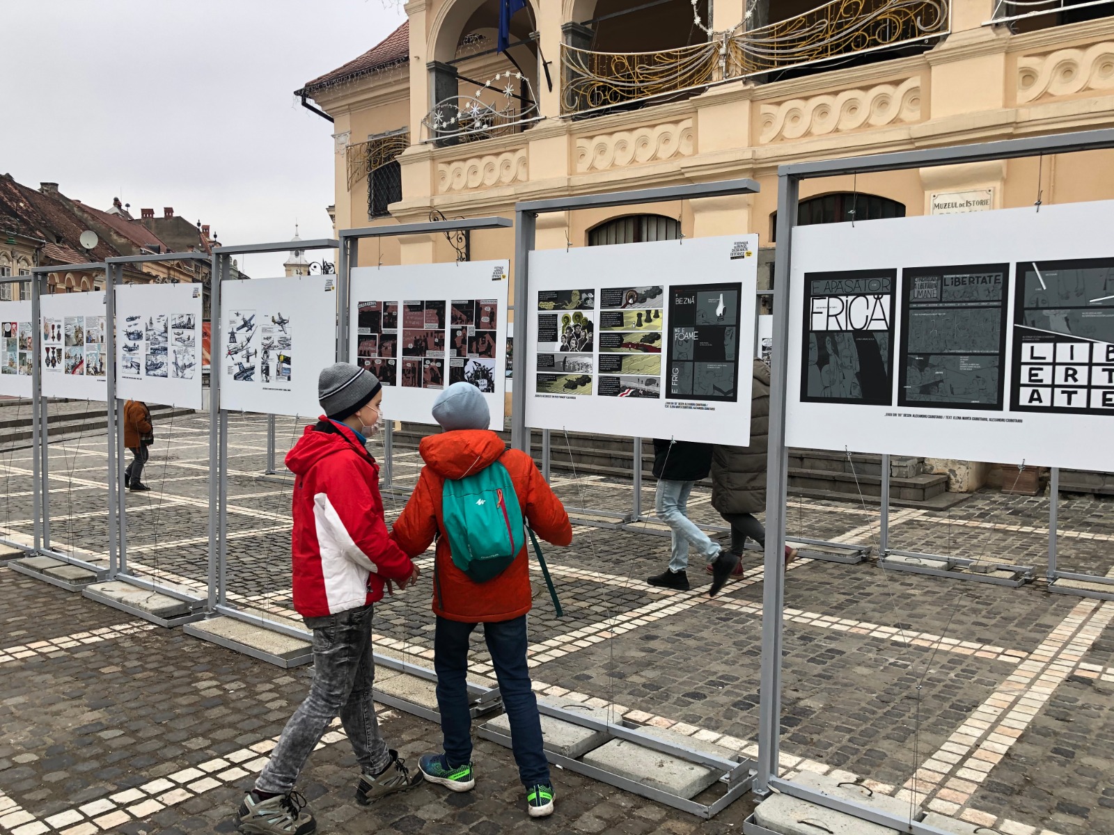 27 de benzi desenate cu”Eroii care au făcut istorie”, la Sala Thalia