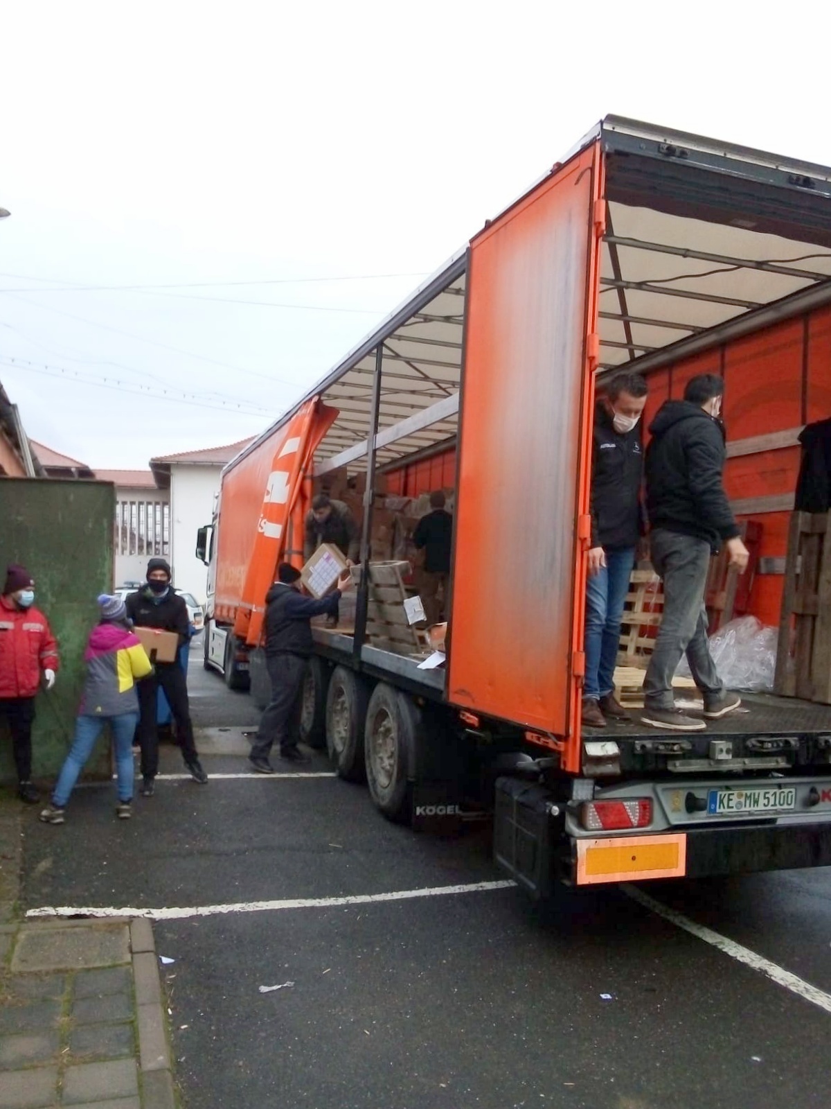 “Camionul de Crăciun” a ajuns și în acest an la Copșa Mică